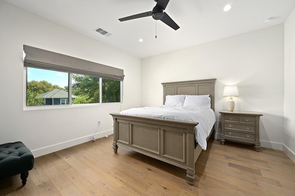 5212 Huisache St # 2, Austin, TX 78751