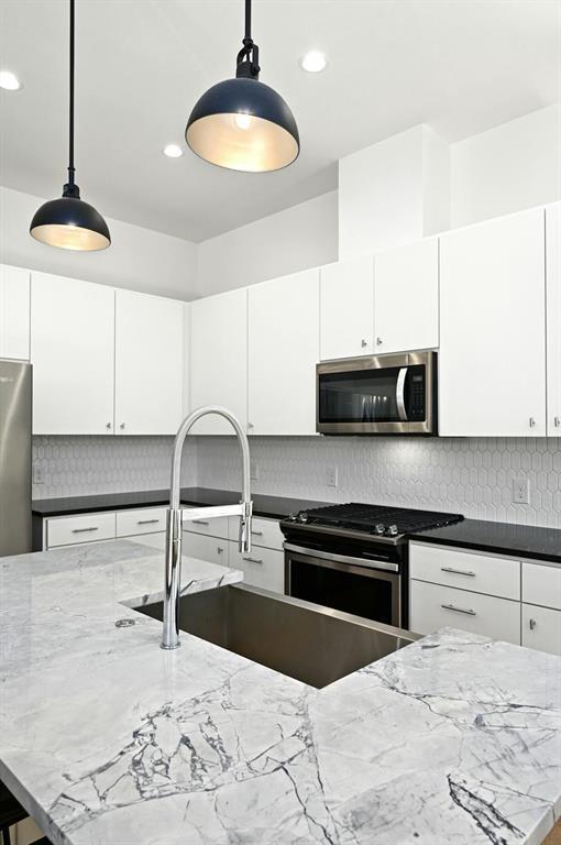 5212 Huisache St # 2, Austin, TX 78751