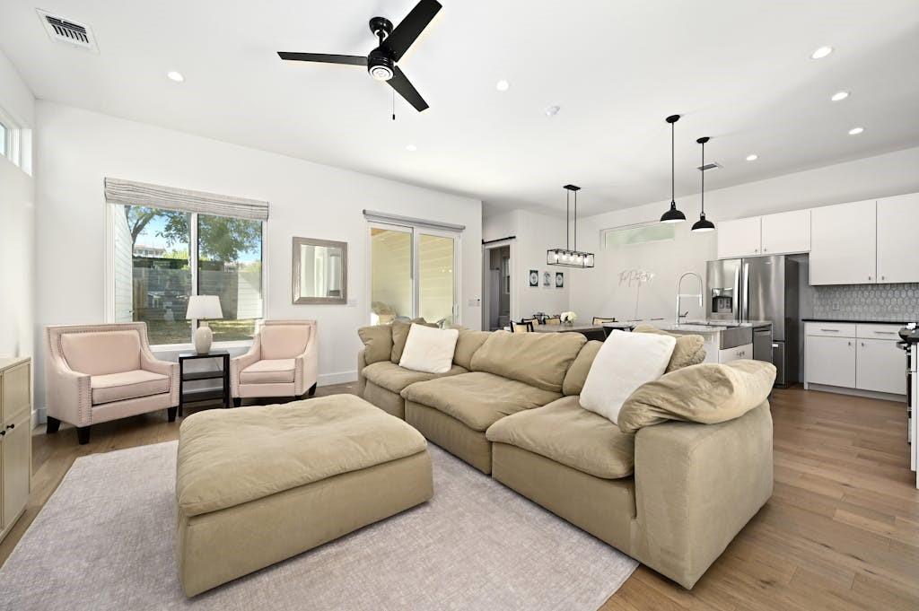 5212 Huisache St # 2, Austin, TX 78751