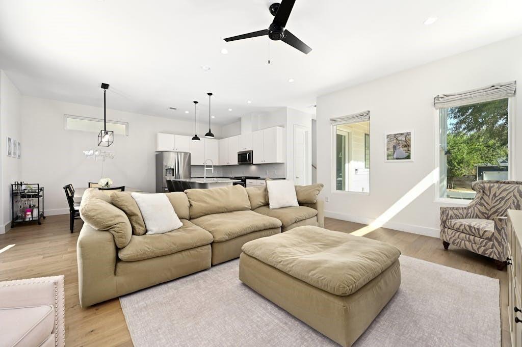 5212 Huisache St # 2, Austin, TX 78751