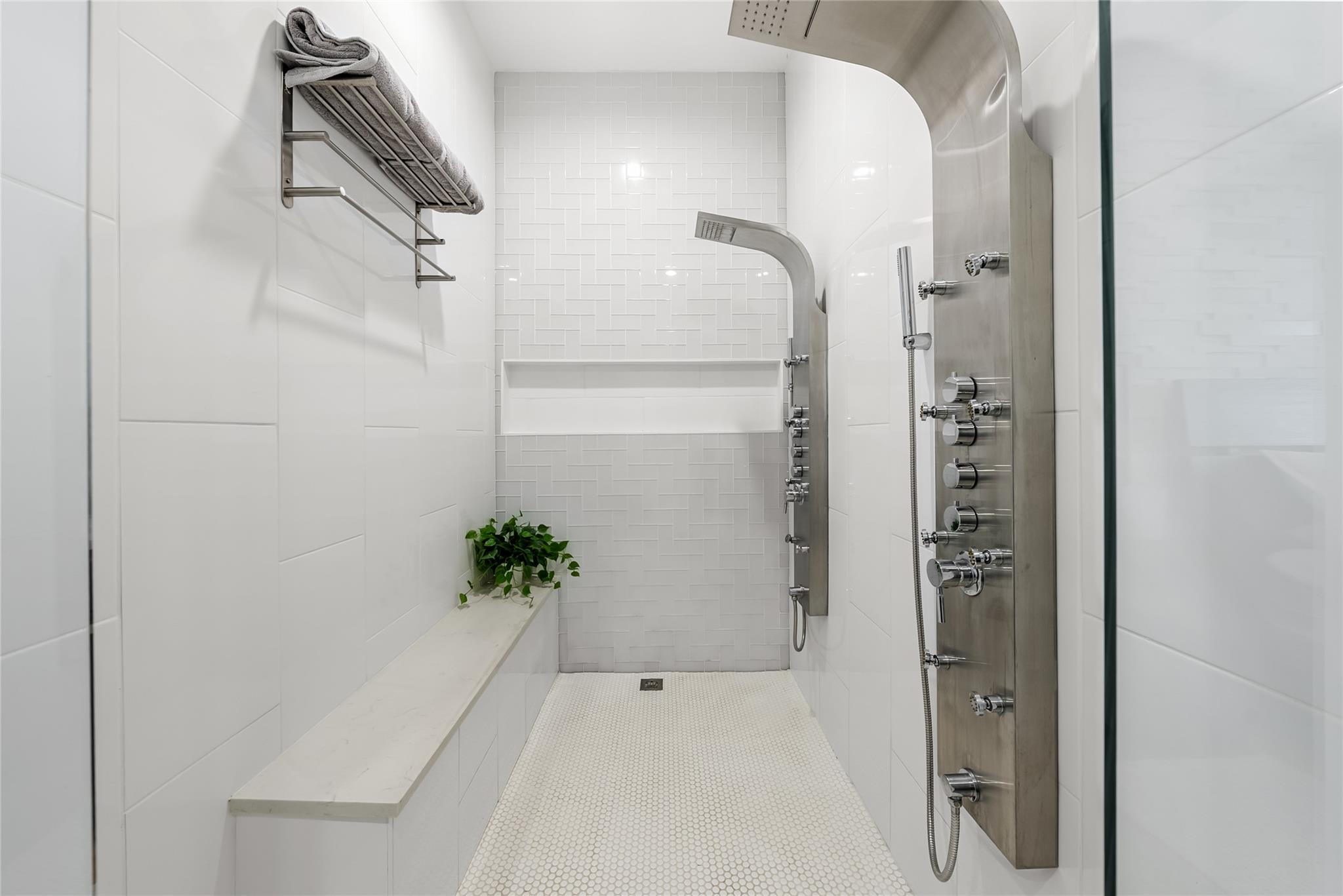 20107 Continental Dr # A, Lago Vista, TX 78645