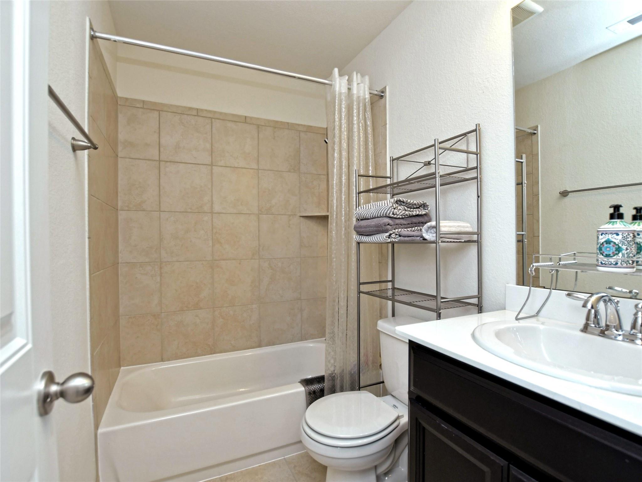 130 Sunshine Ln, Kyle, TX 78640