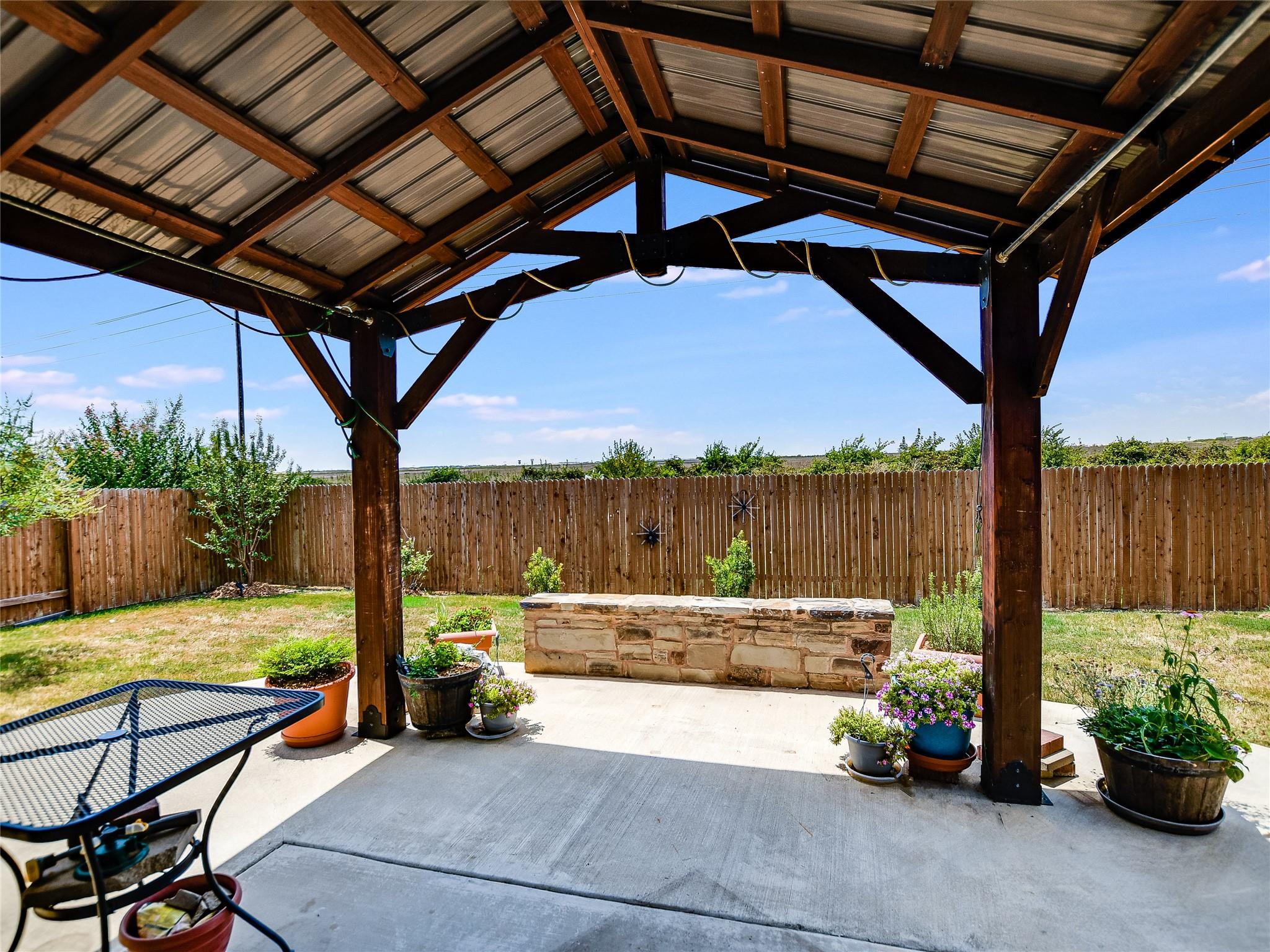 130 Sunshine Ln, Kyle, TX 78640