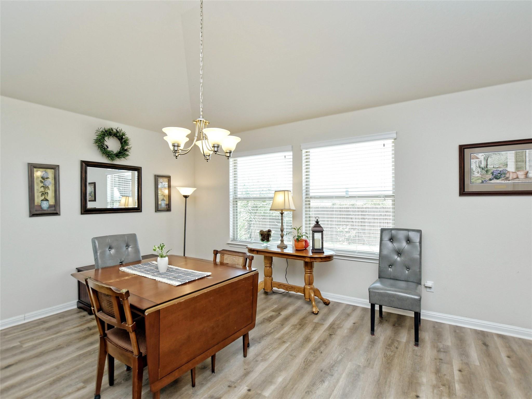 130 Sunshine Ln, Kyle, TX 78640