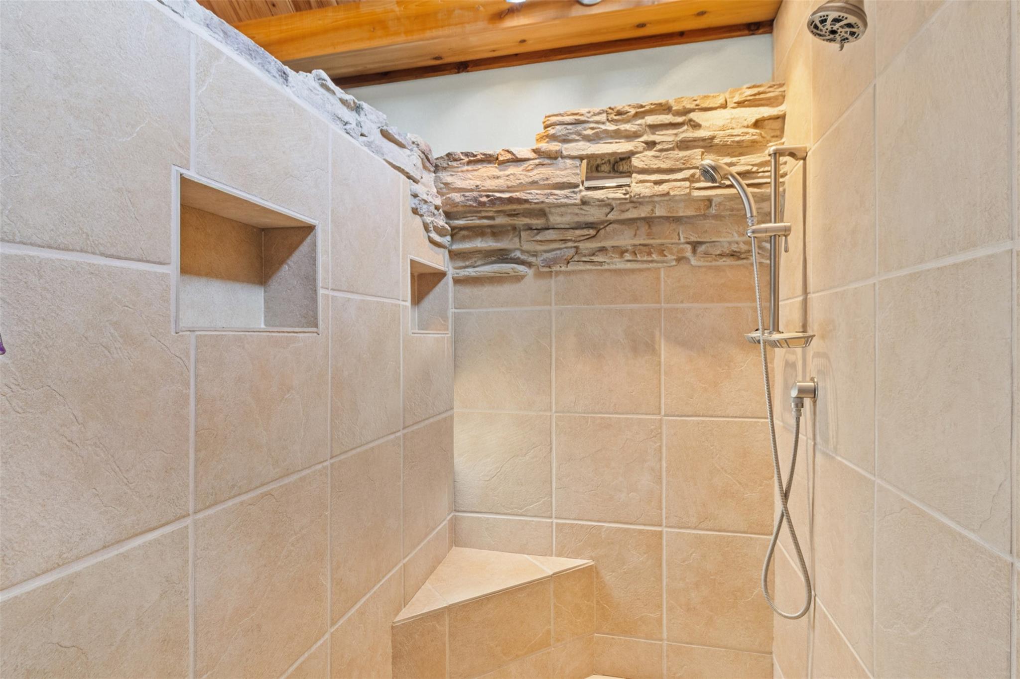 320 Harris Loop, Kingsland, TX 78639