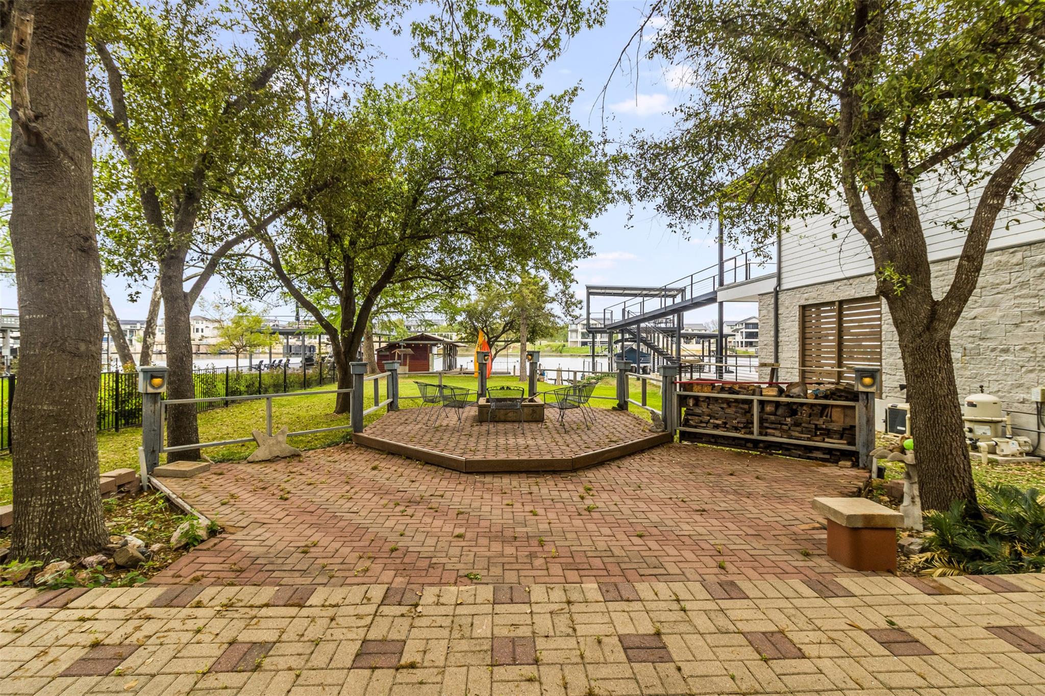 320 Harris Loop, Kingsland, TX 78639