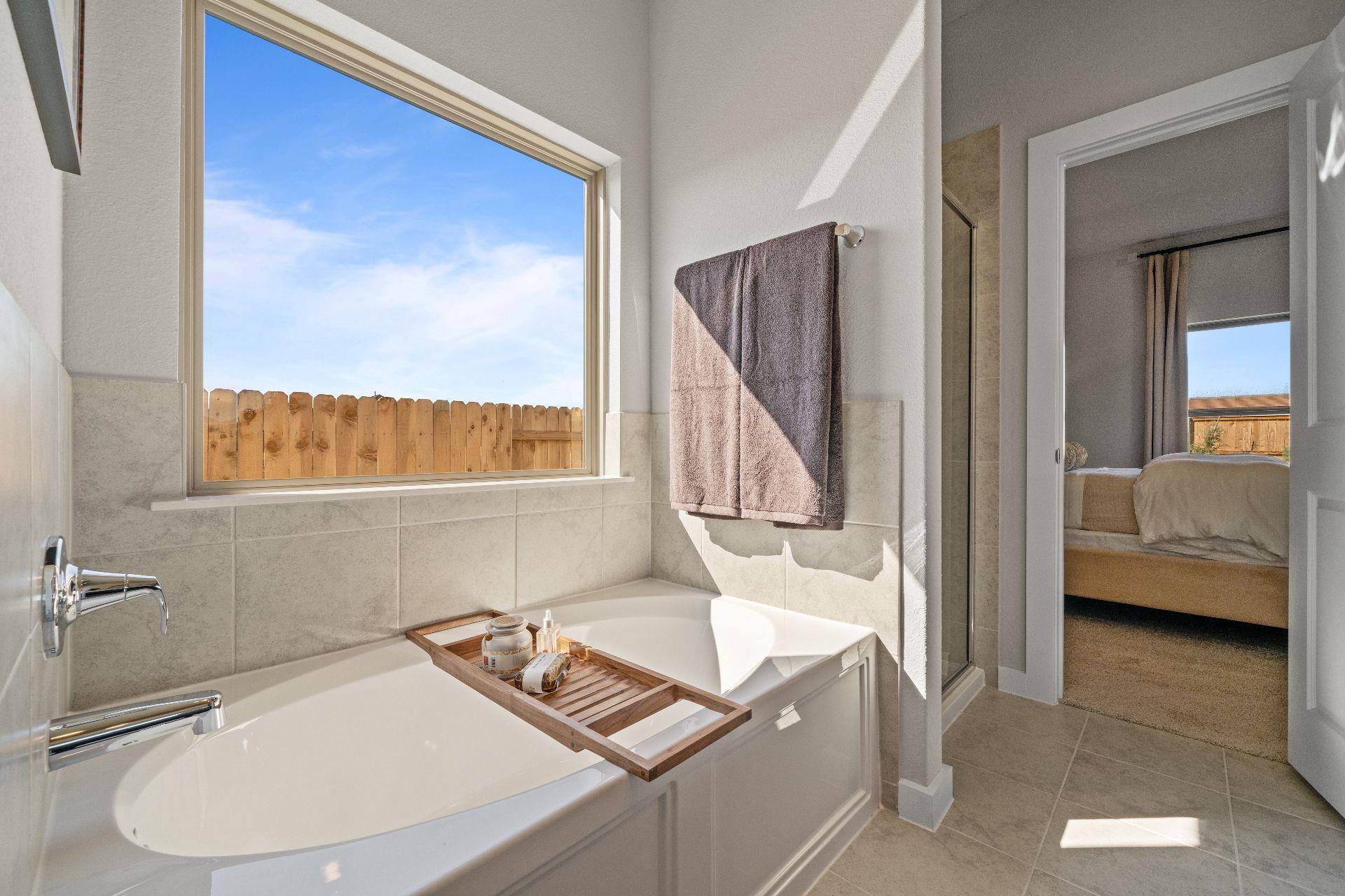 25529 Flora Bella Ln, Elgin, TX 78621