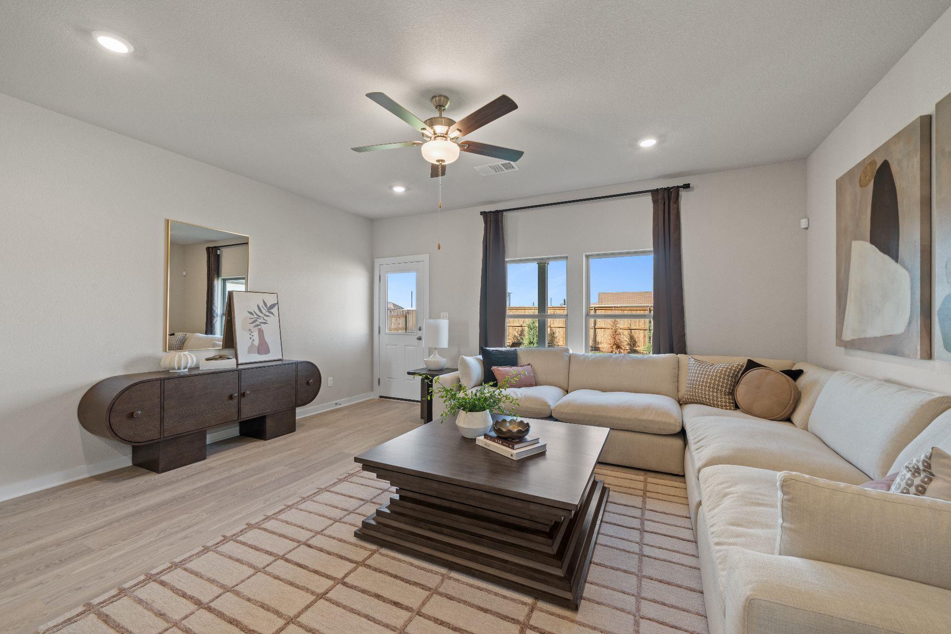 25529 Flora Bella Ln, Elgin, TX 78621