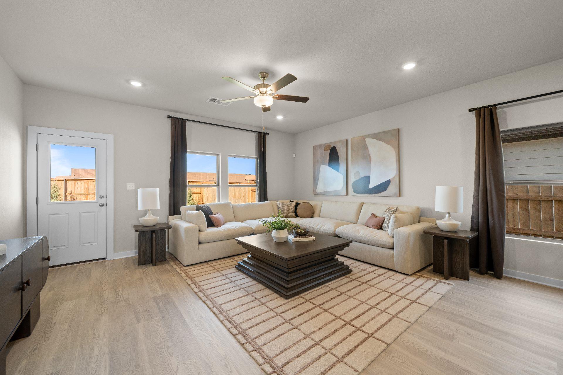 25529 Flora Bella Ln, Elgin, TX 78621