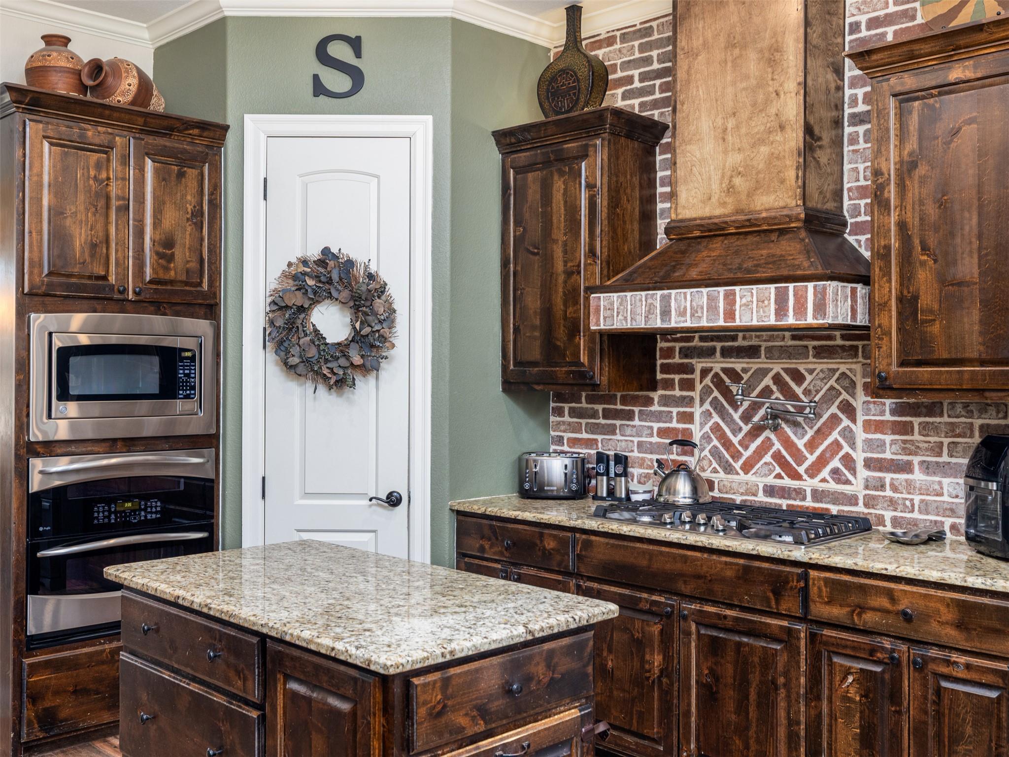 1316 Ranchers Club Ln, Driftwood, TX 78619