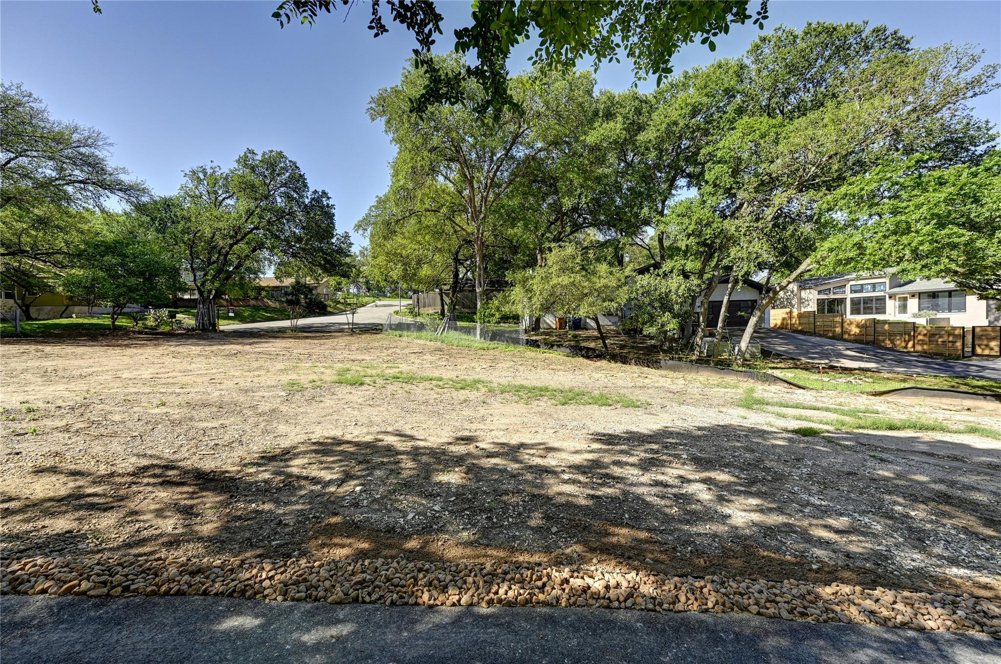 2000-2A Breeze Holw, Austin, TX 78741