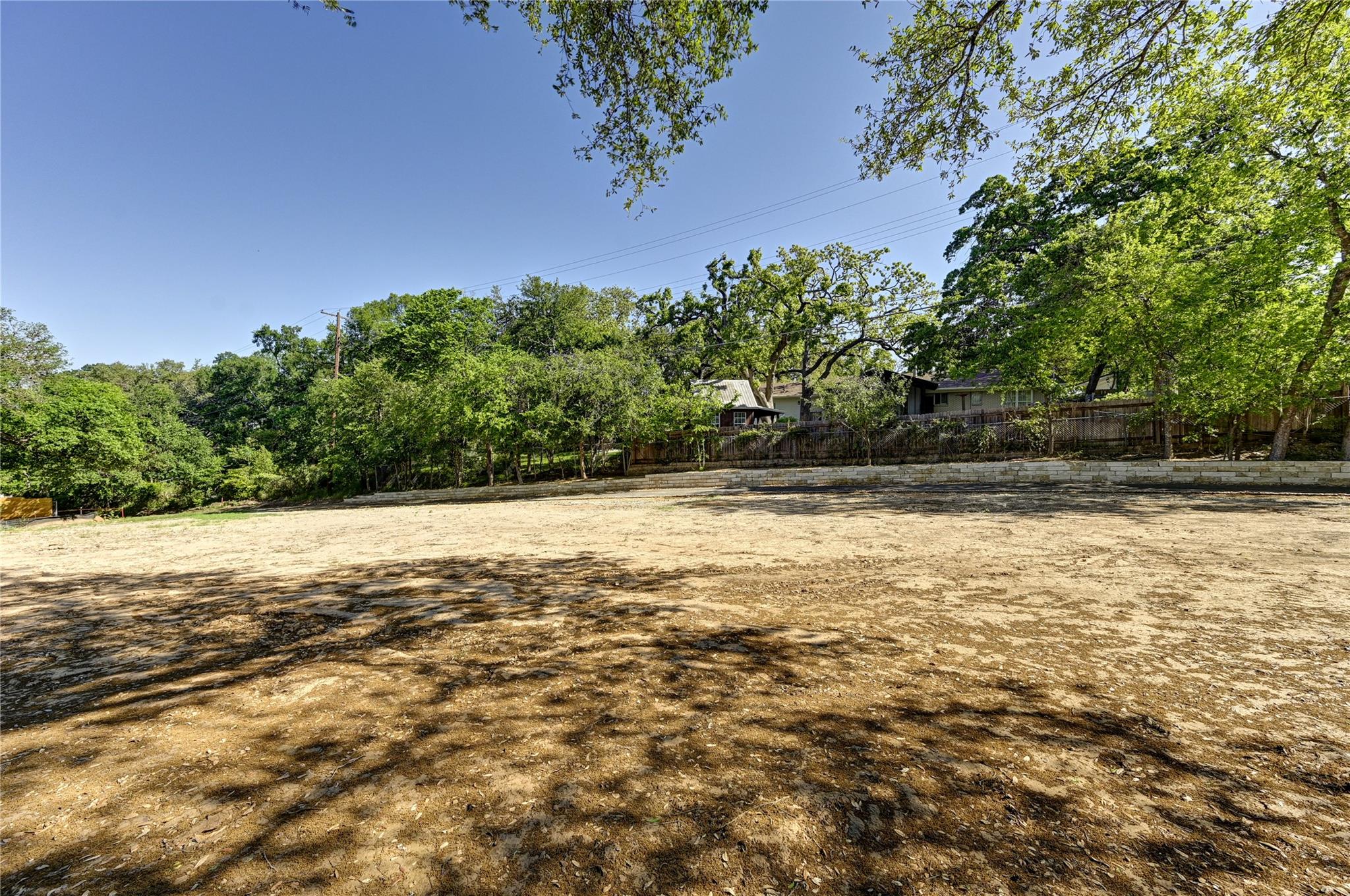 2000-2A Breeze Holw, Austin, TX 78741