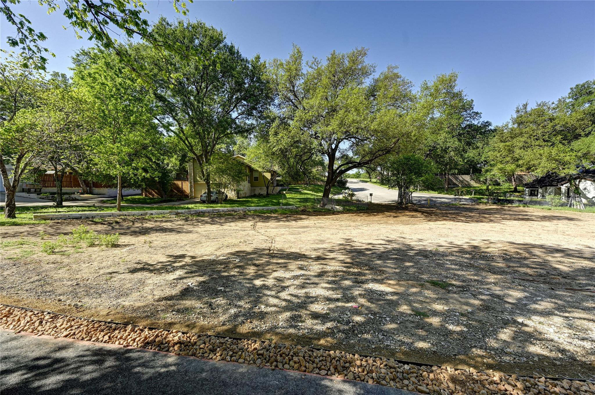 2000-2A Breeze Holw, Austin, TX 78741