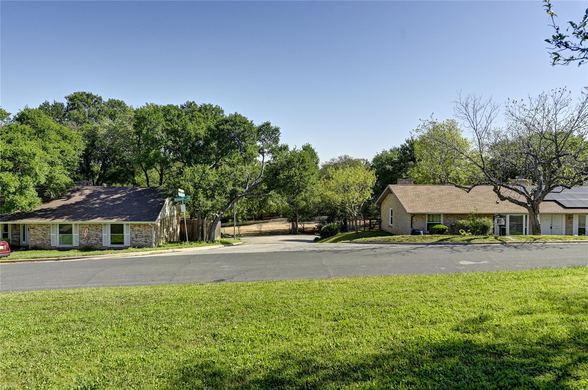2000-2A Breeze Holw, Austin, TX 78741