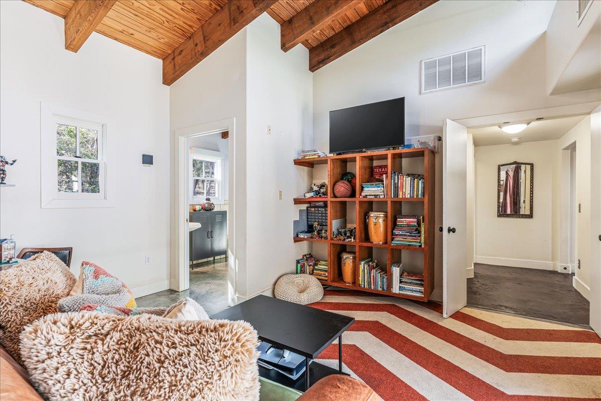 22703 HIGHWAY 71 W, Spicewood, TX 78669