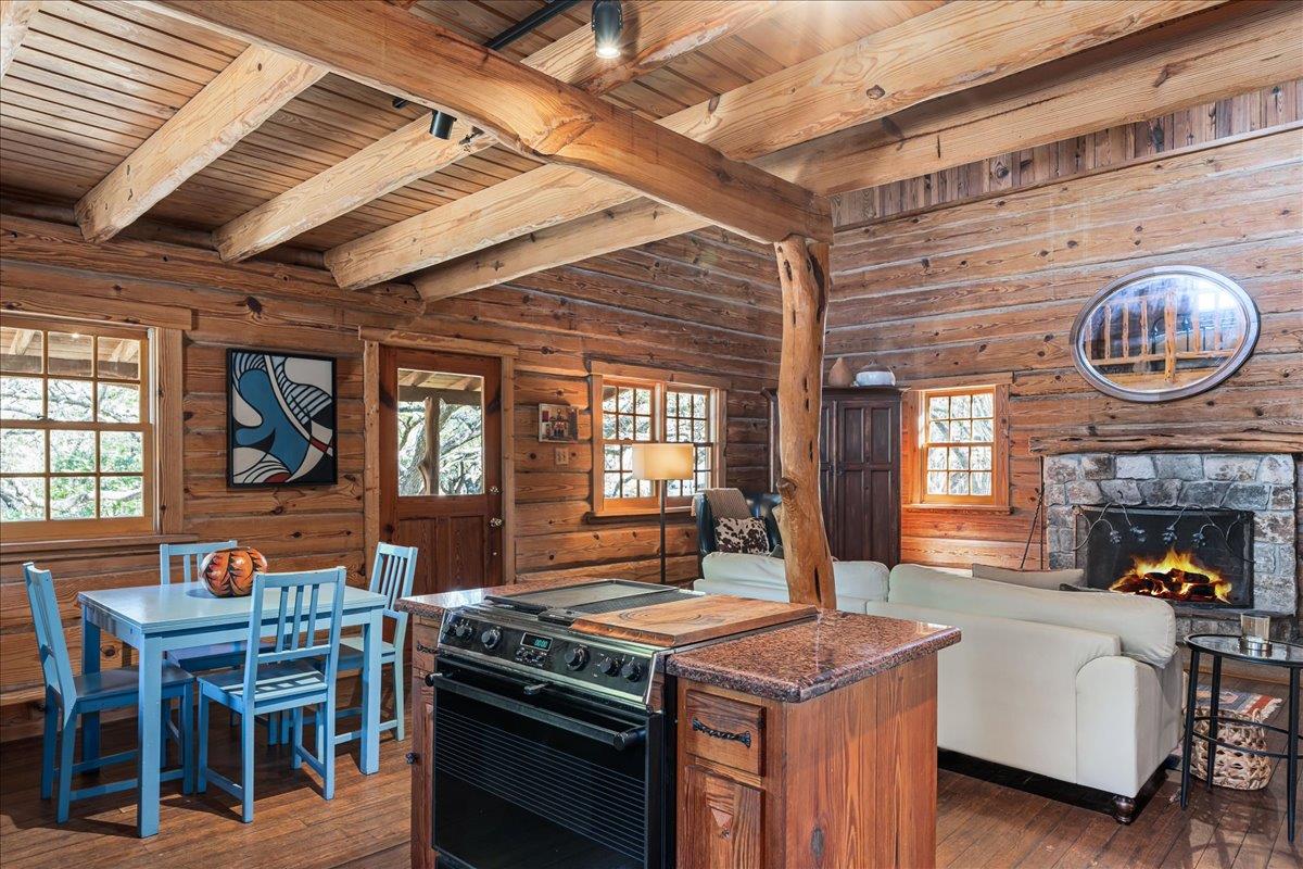 22703 HIGHWAY 71 W, Spicewood, TX 78669