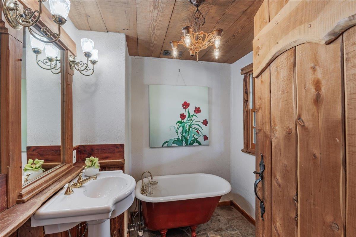 22703 HIGHWAY 71 W, Spicewood, TX 78669