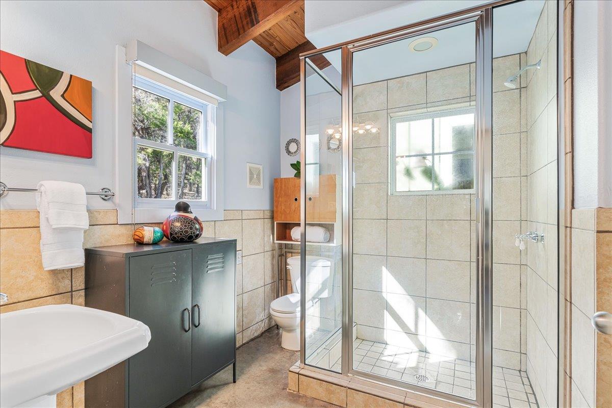 22703 HIGHWAY 71 W, Spicewood, TX 78669