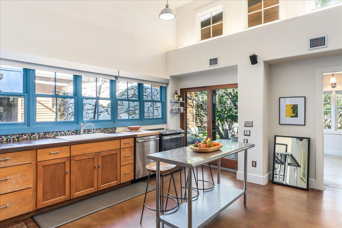 22703 HIGHWAY 71 W, Spicewood, TX 78669