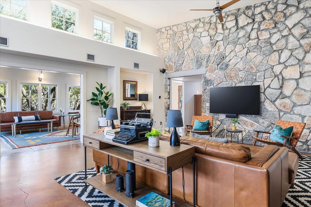 22703 HIGHWAY 71 W, Spicewood, TX 78669