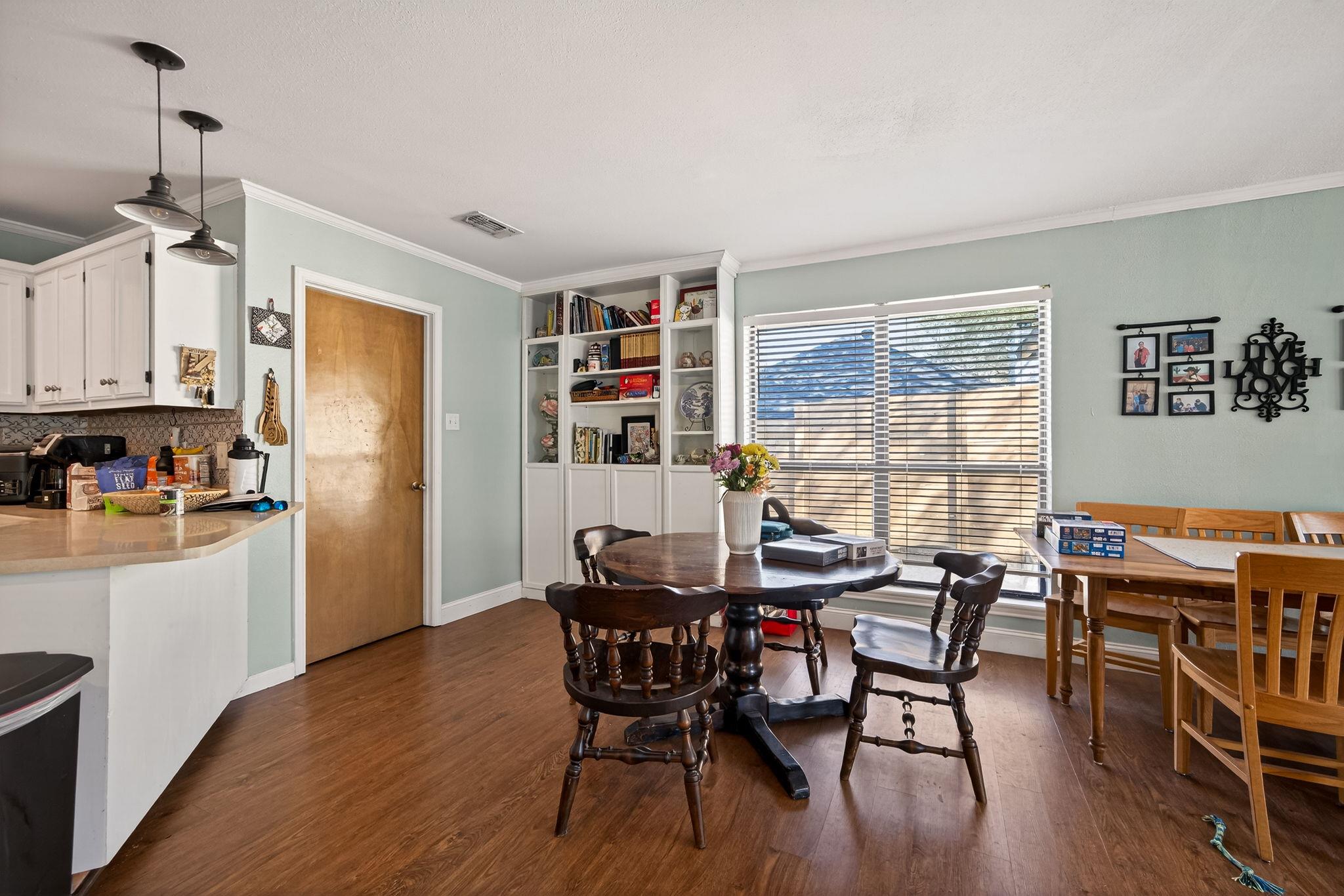 1911 Palace Dr, New Braunfels, TX 78130