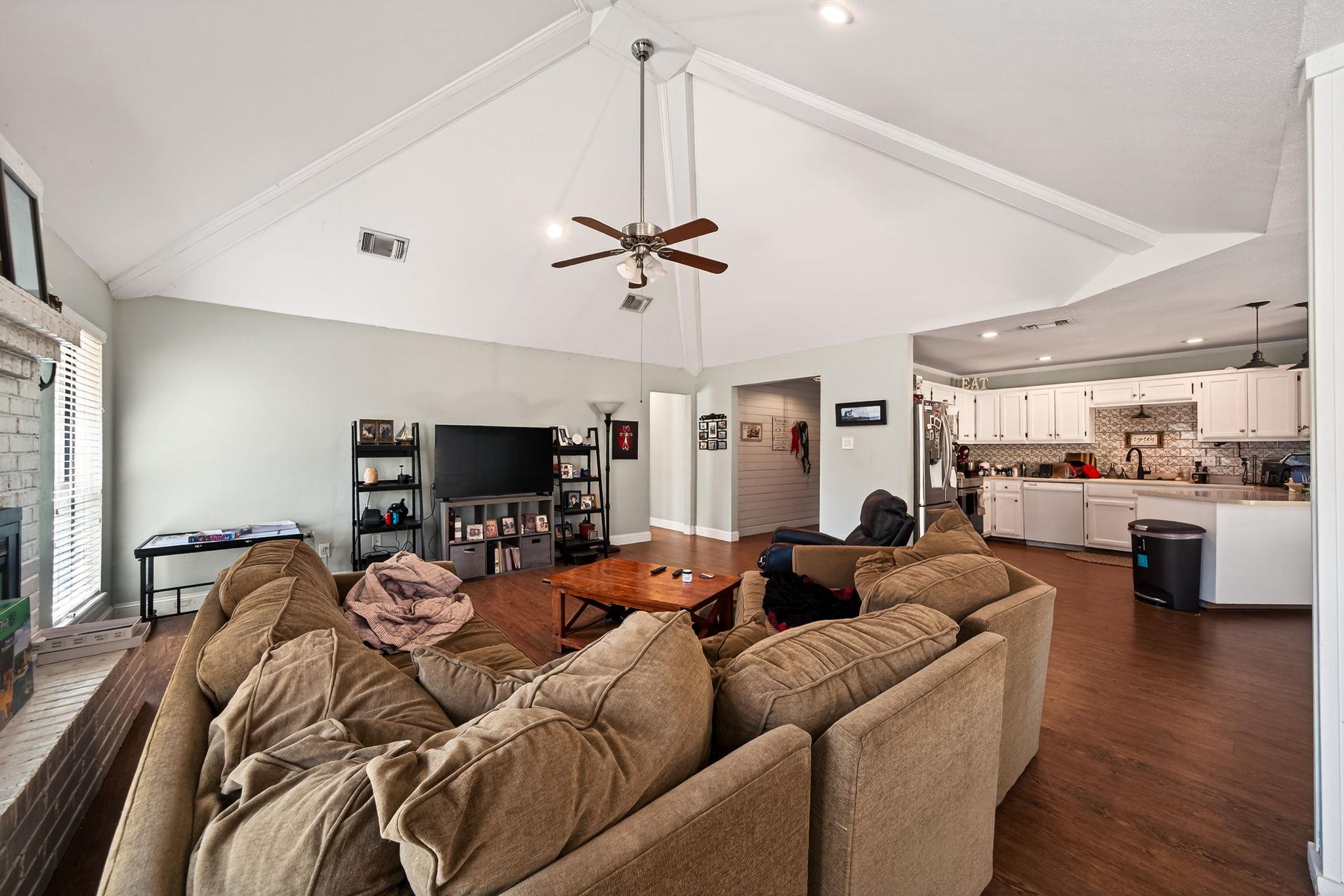 1911 Palace Dr, New Braunfels, TX 78130