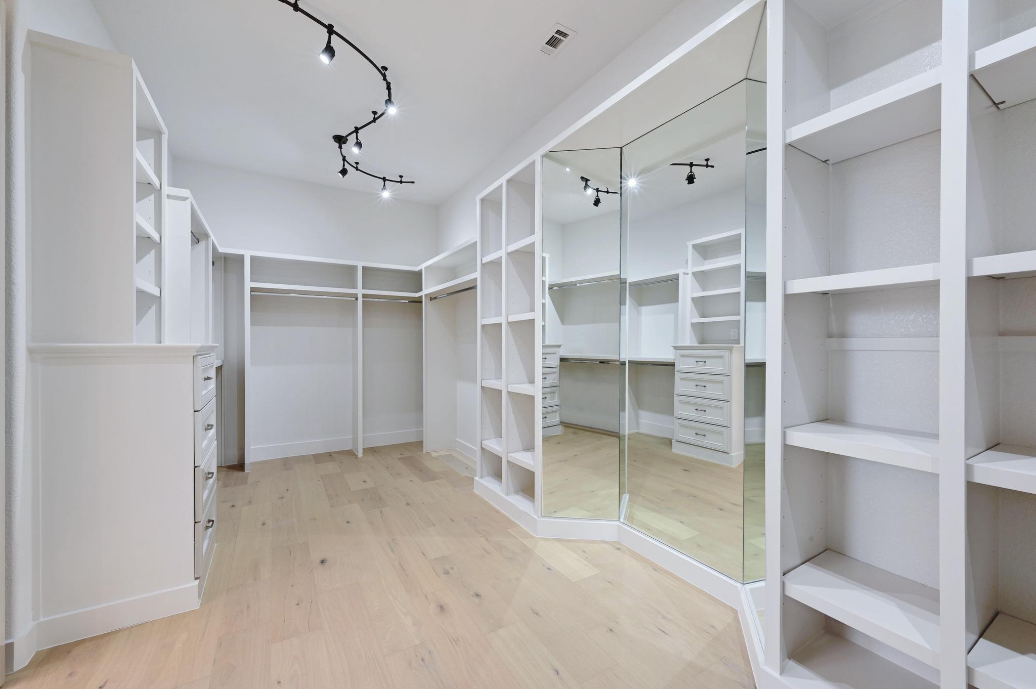 2800 Barton Point Dr, Austin, TX 78733