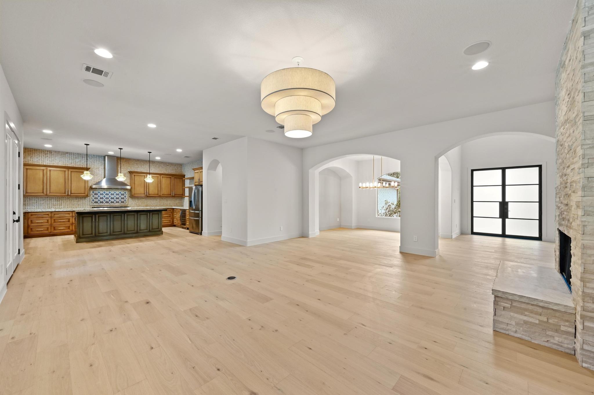 2800 Barton Point Dr, Austin, TX 78733