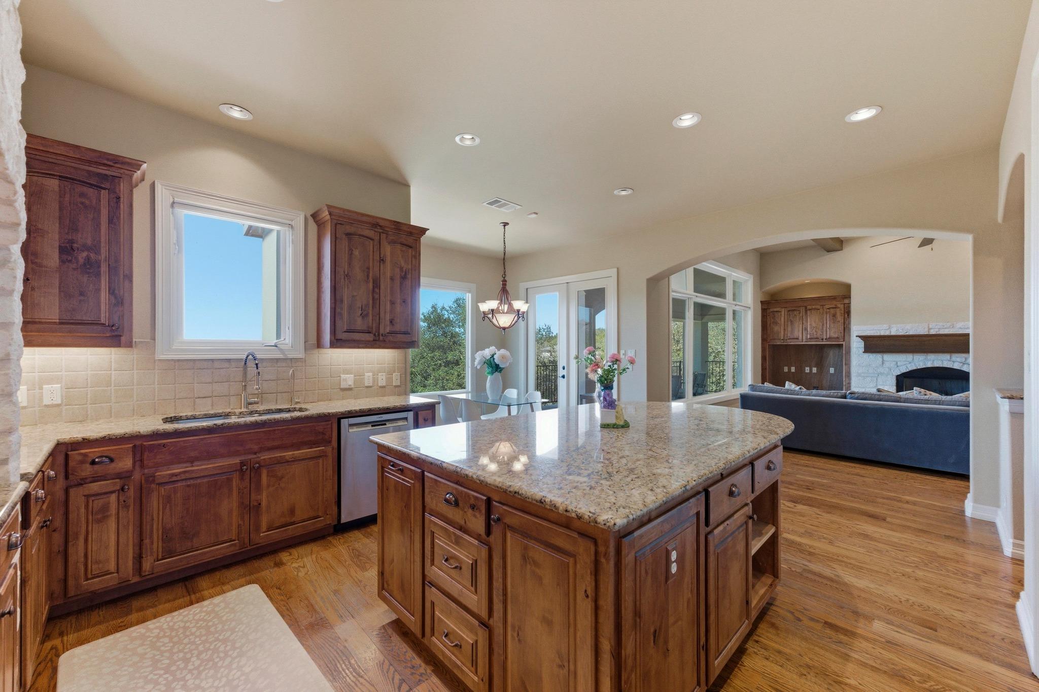 111 SENDERA BONITA, Lakeway, TX 78734