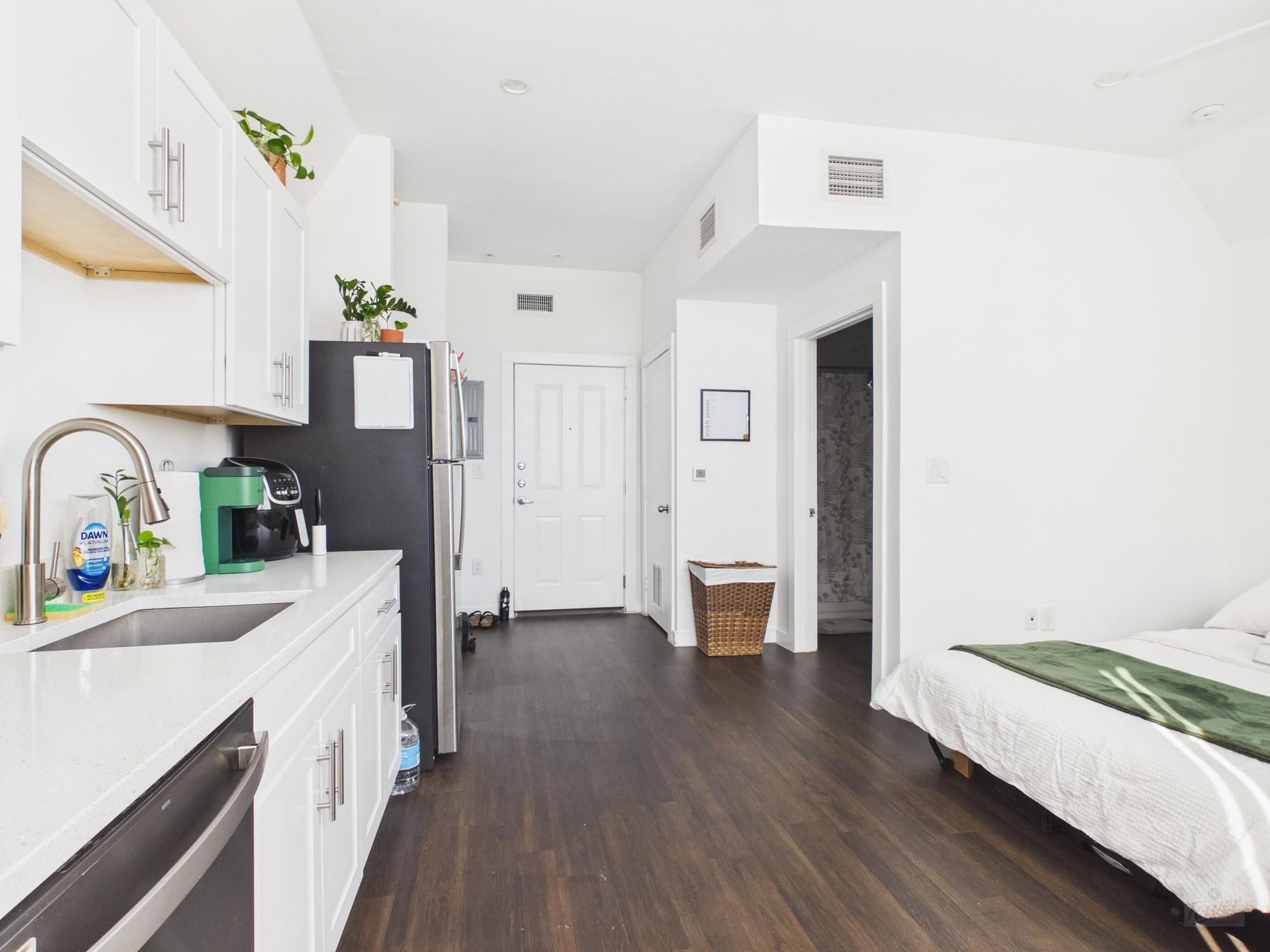 1010 W 26th St # 206, Austin, TX 78705