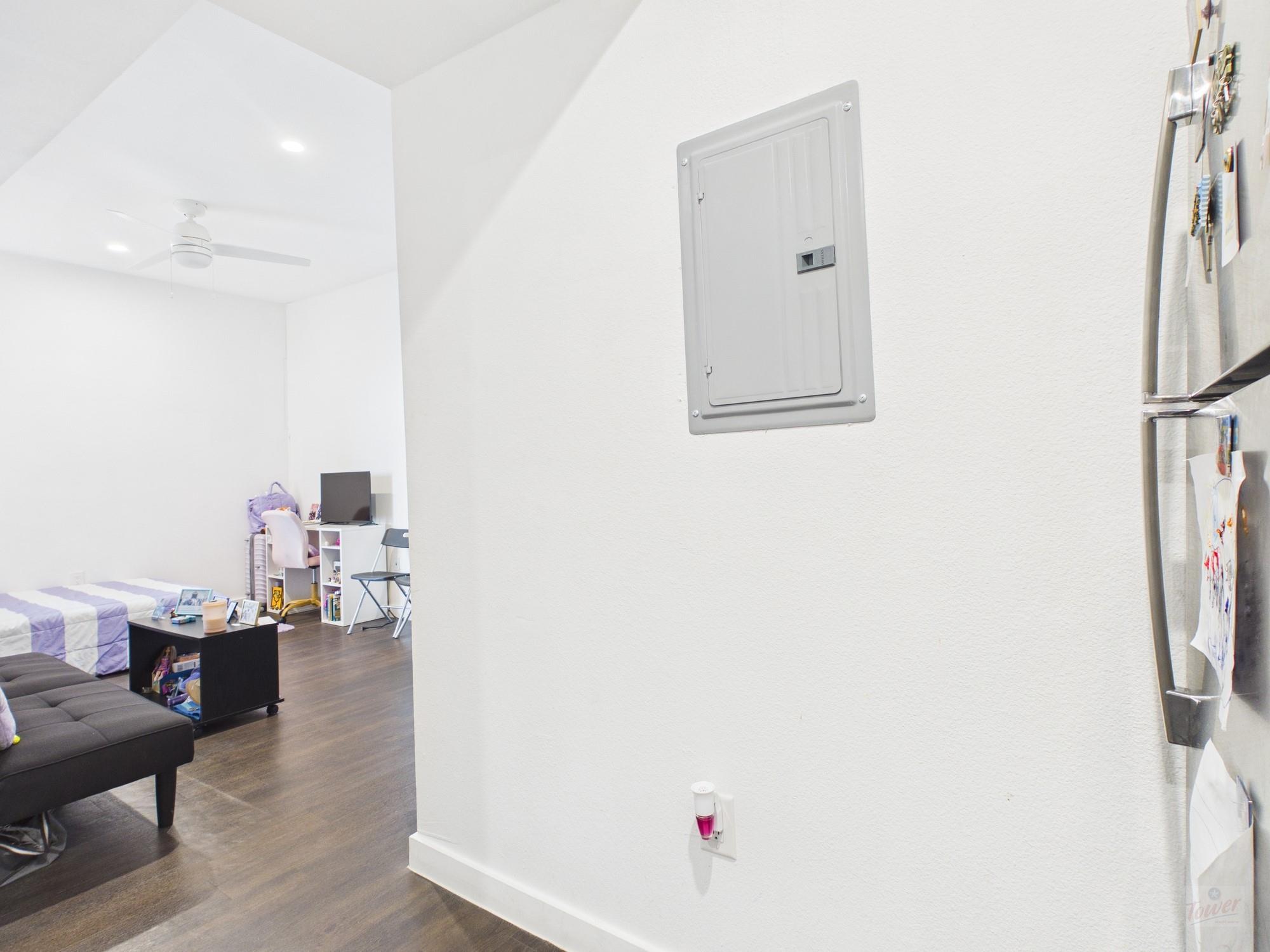 1010 W 26th St # 203, Austin, TX 78705