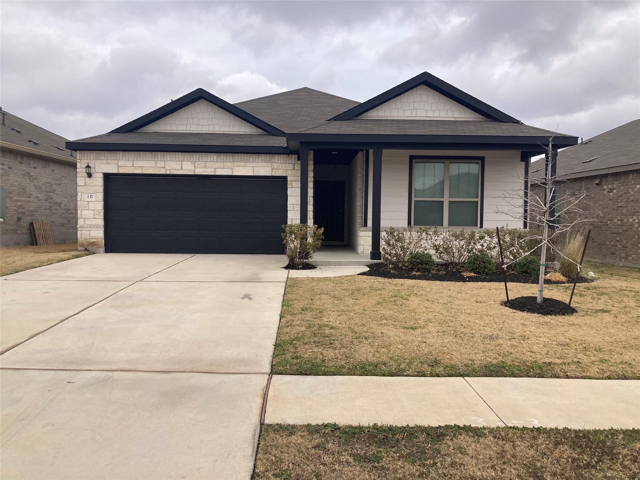 137 Onna St, Taylor, TX 76574