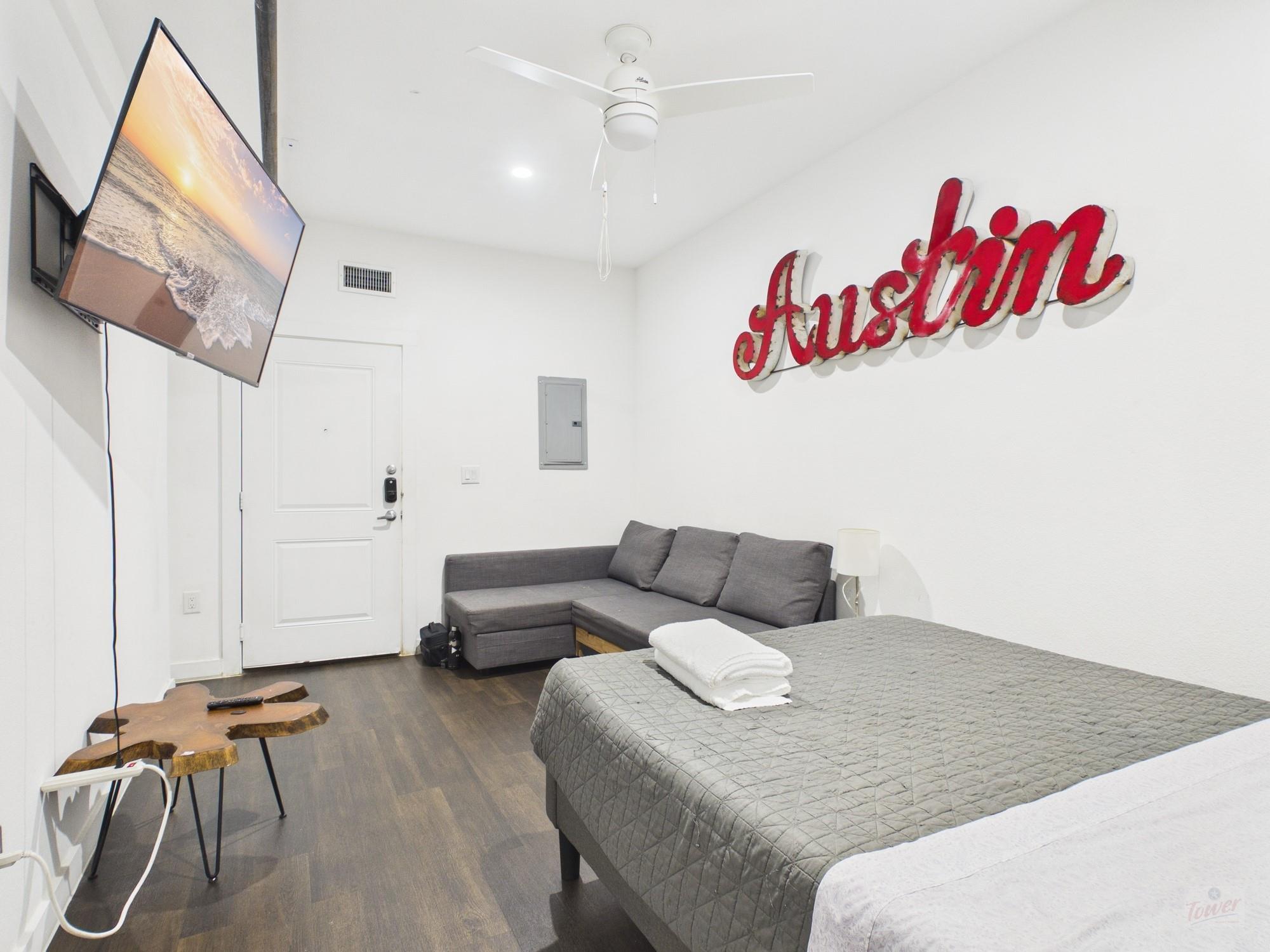 1010 W 26th St # 202, Austin, TX 78705