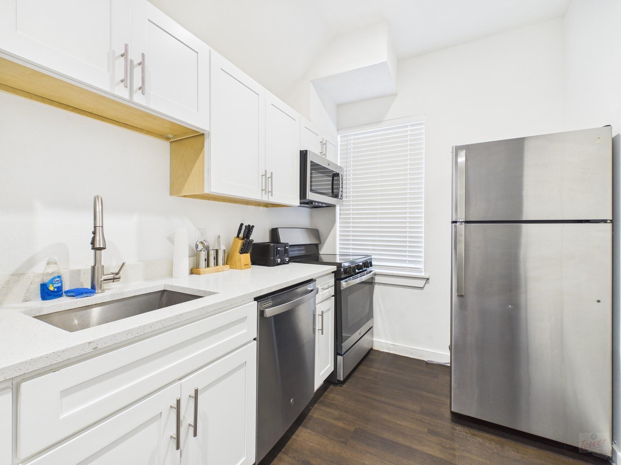 1010 W 26th St # 202, Austin, TX 78705