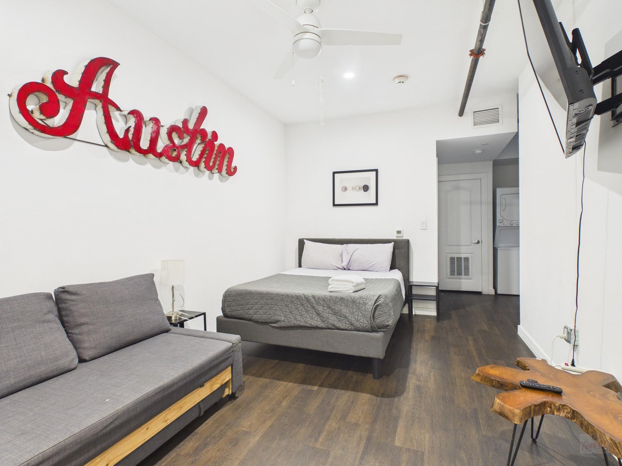 1010 W 26th St # 202, Austin, TX 78705