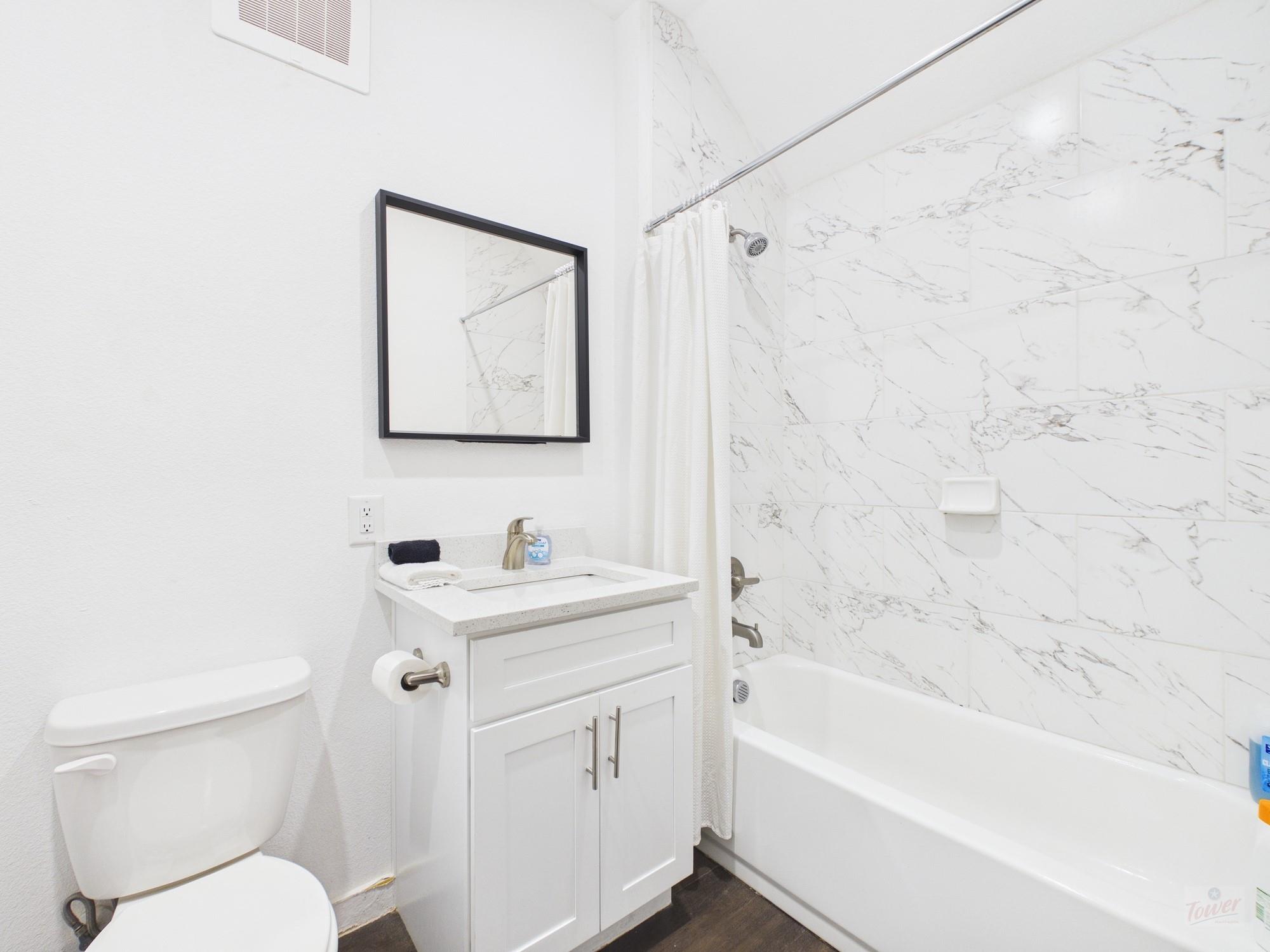 1010 W 26th St # 202, Austin, TX 78705