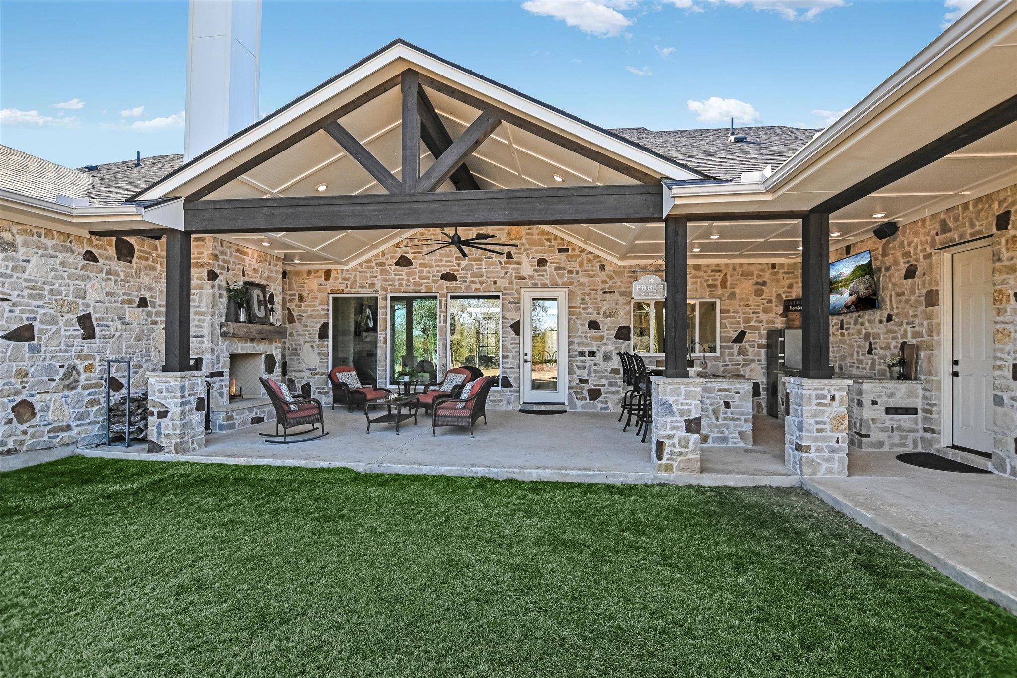 224 Foust Dr, Liberty Hill, TX 78642