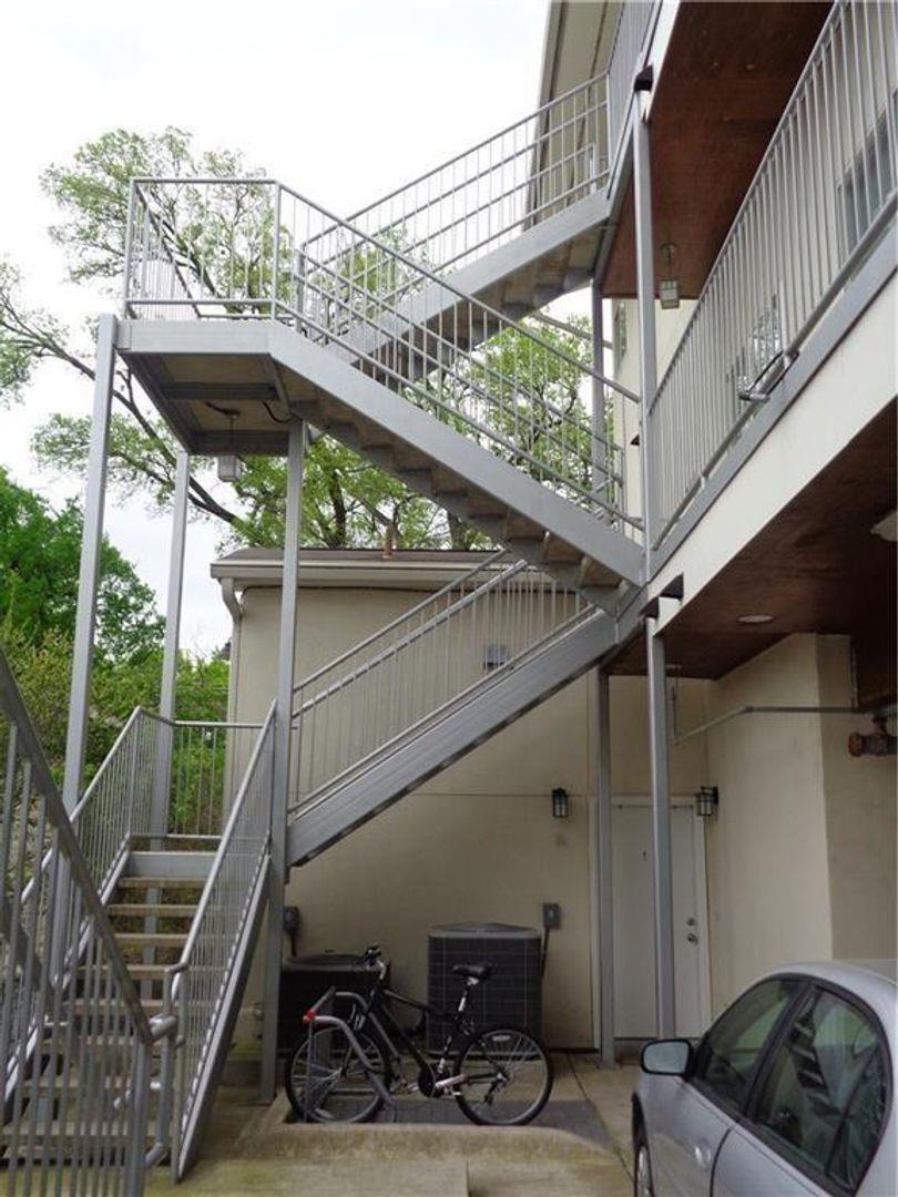 210 E 32nd St # E, Austin, TX 78705