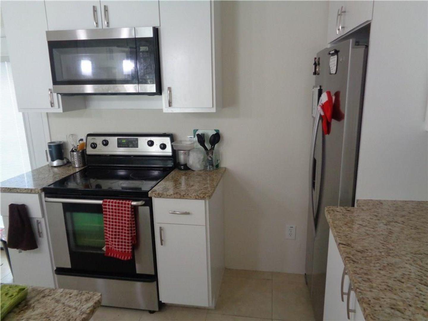 210 E 32nd St # E, Austin, TX 78705