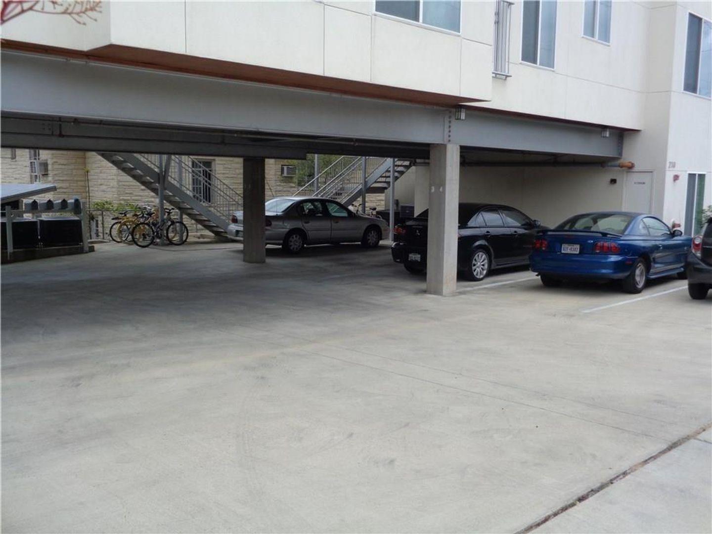 210 E 32nd St # E, Austin, TX 78705