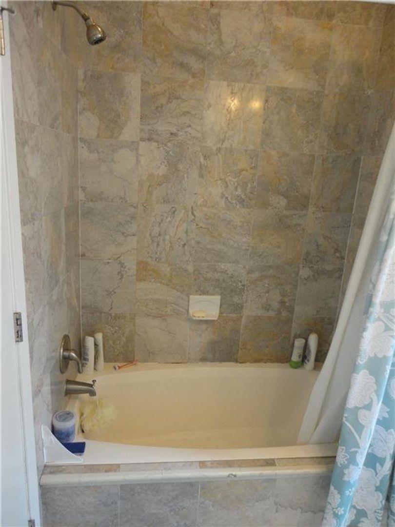 210 E 32nd St # E, Austin, TX 78705