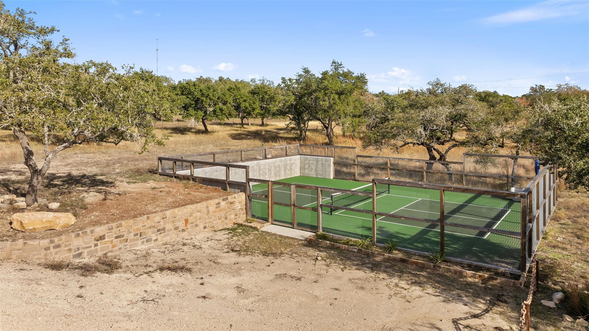 751 Prochnow Rd, Dripping Springs, TX 78620