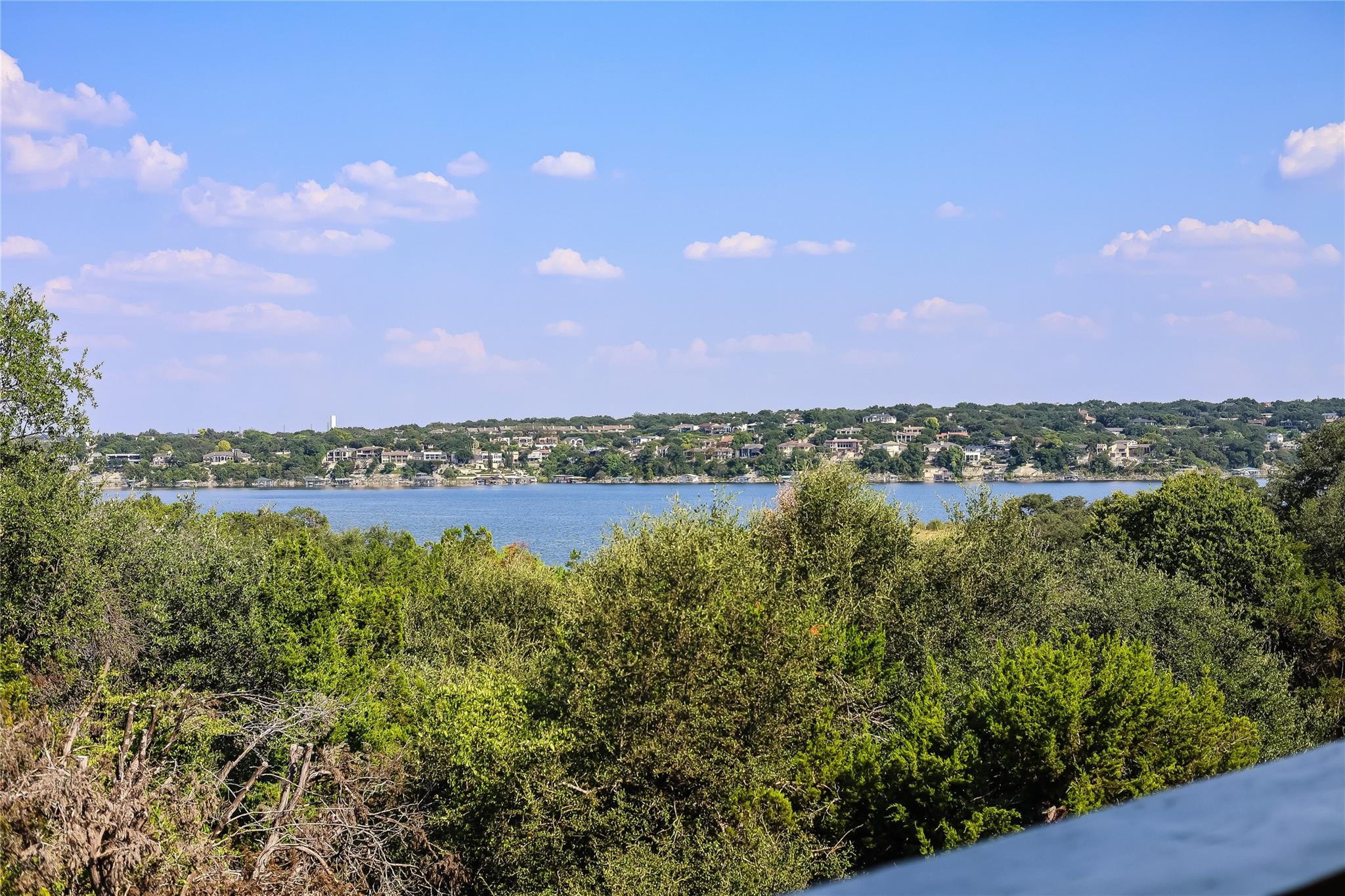 105 Comanche Pt, Point Venture, TX 78645