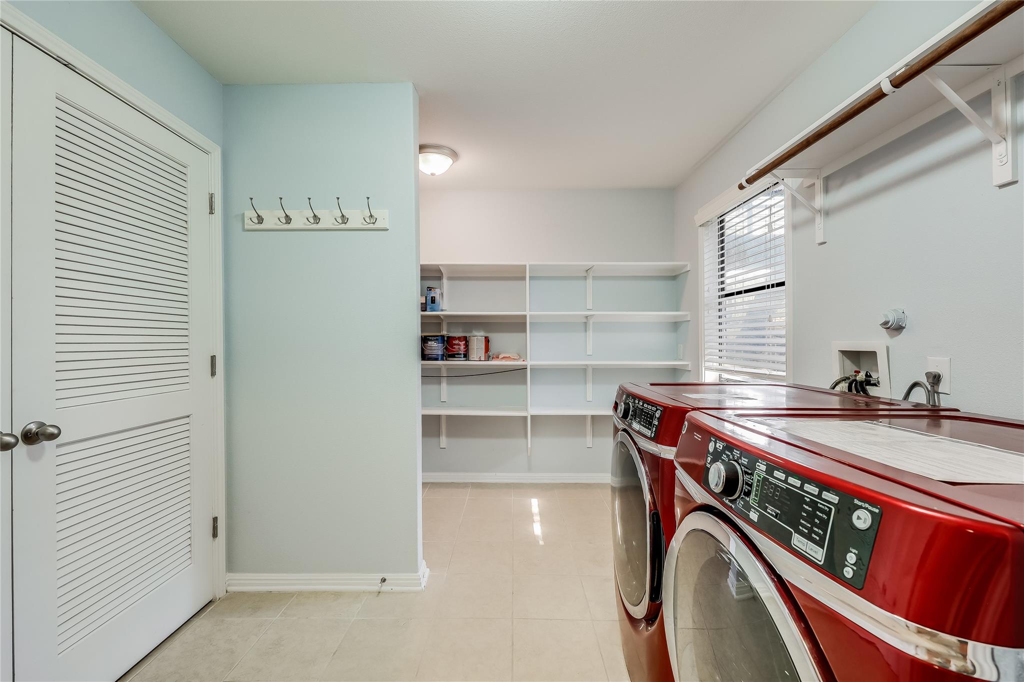 105 Comanche Pt, Point Venture, TX 78645