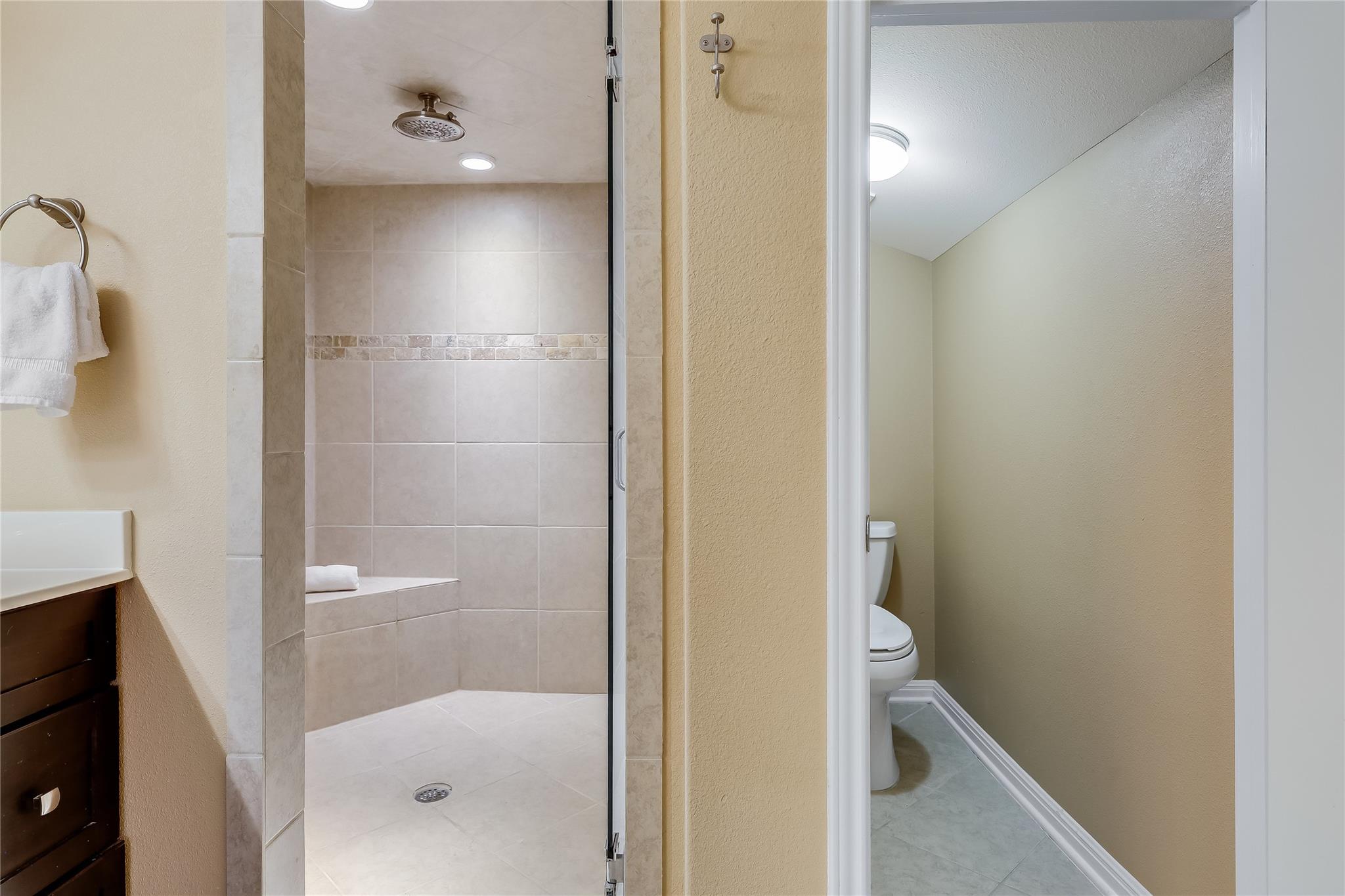 105 Comanche Pt, Point Venture, TX 78645