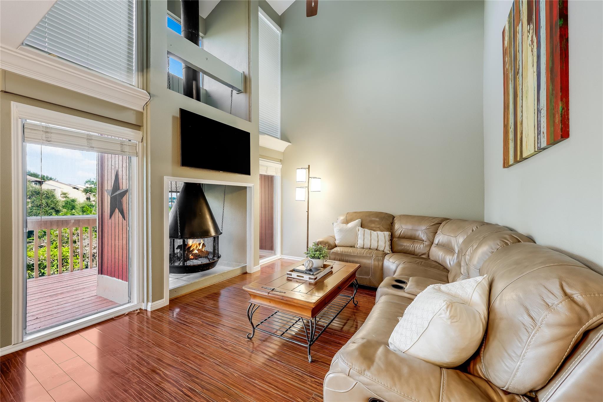 105 Comanche Pt, Point Venture, TX 78645