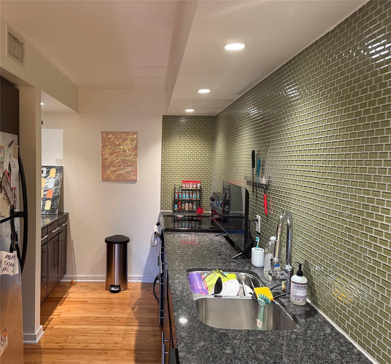 2200 Dickson Dr # 127, Austin, TX 78704