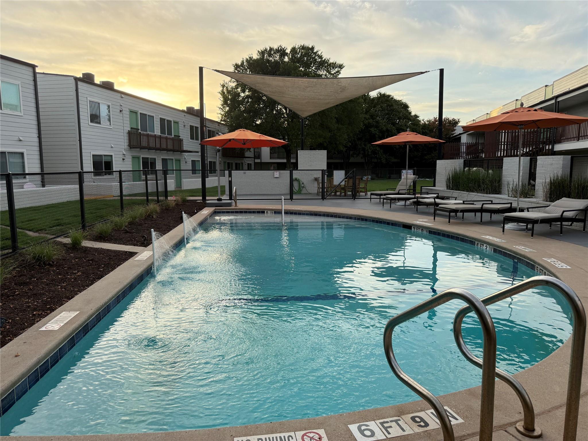 2200 Dickson Dr # 127, Austin, TX 78704