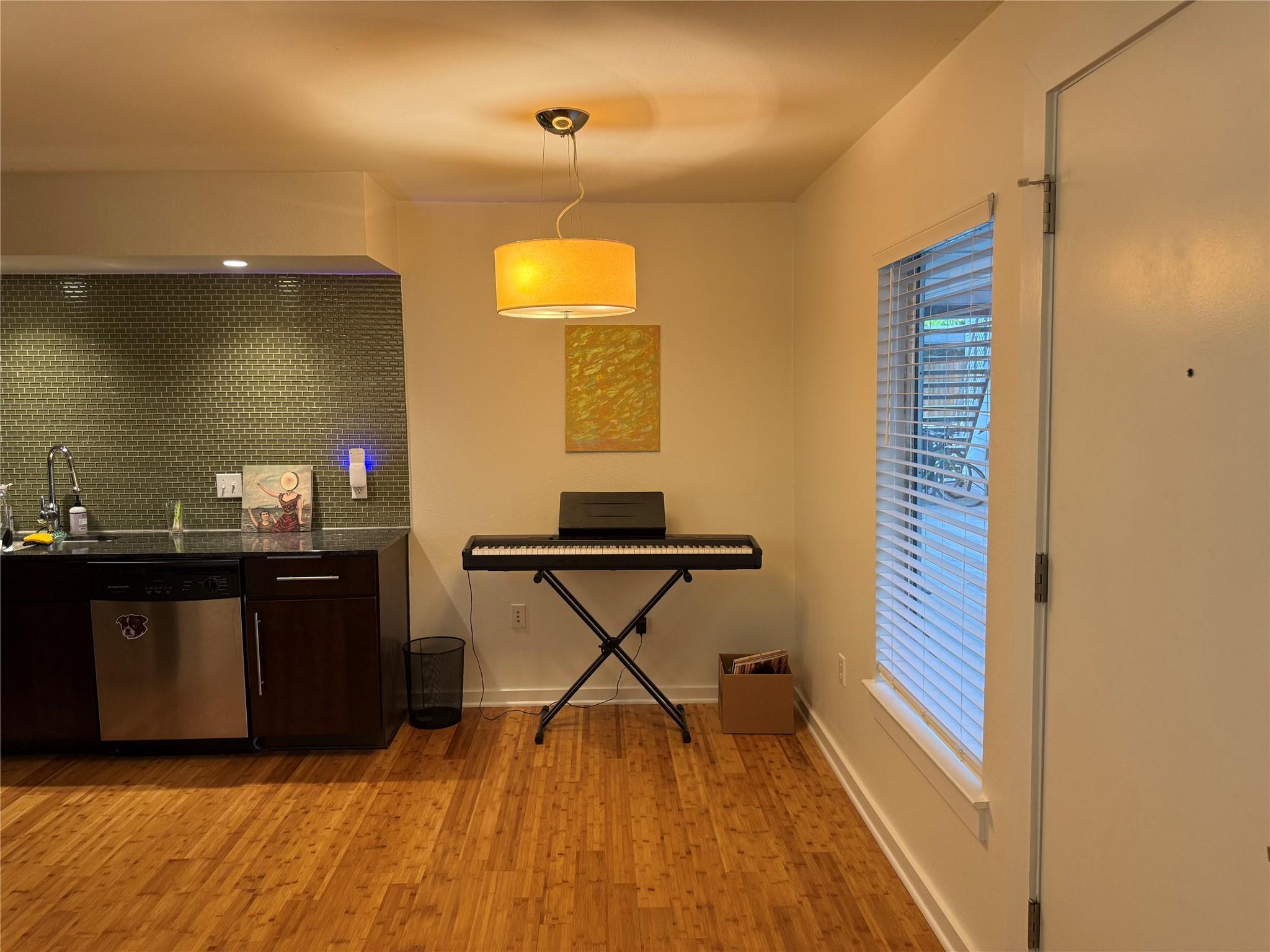 2200 Dickson Dr # 127, Austin, TX 78704