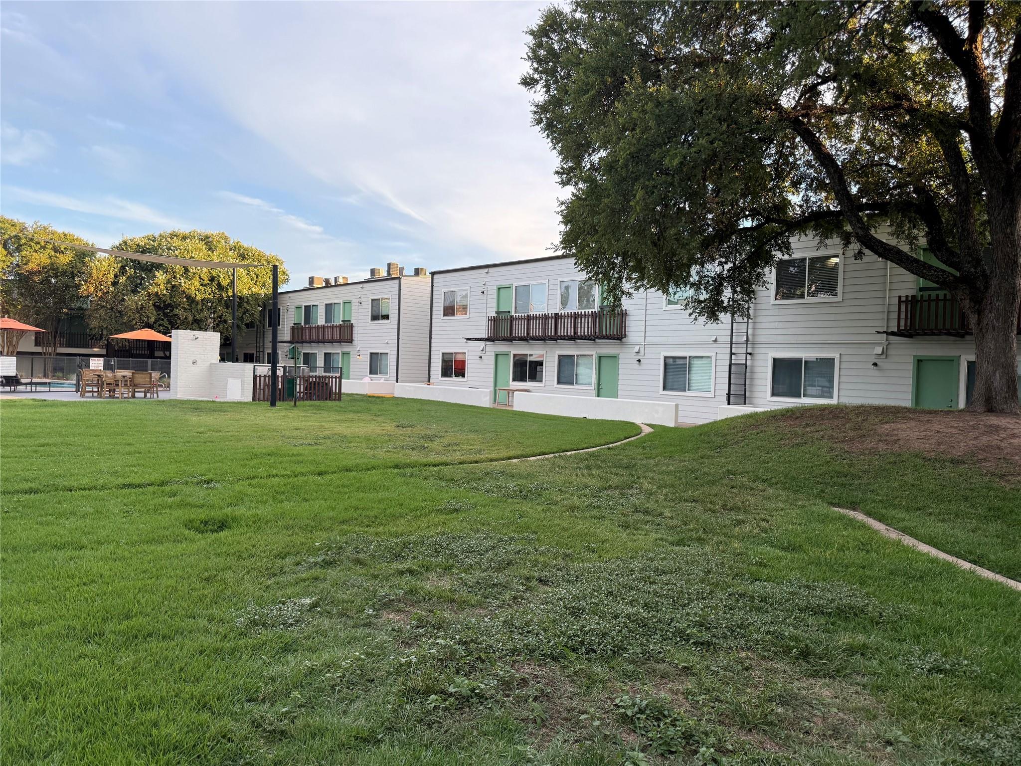 2200 Dickson Dr # 127, Austin, TX 78704